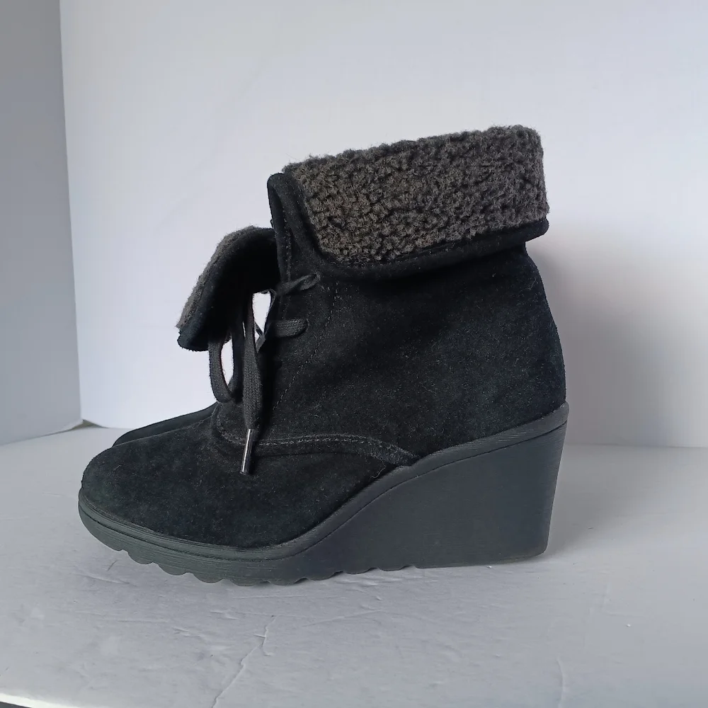 🖤 White Mountain Black Suede Leather Wedge Heels Ankle Boots Wool Laces 6.5